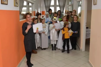 Mali wolontariusze w hospicjum